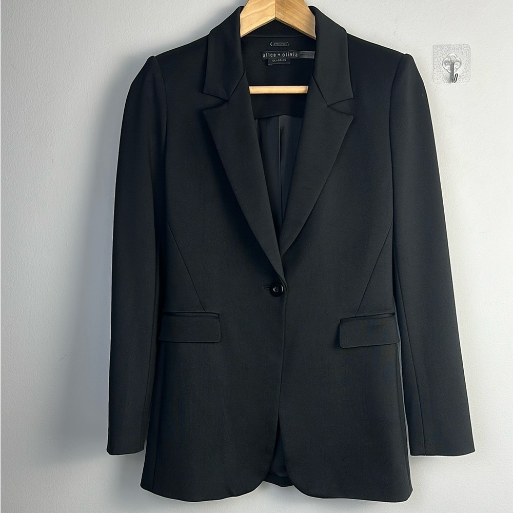 Alice + Olivia Classics Black Single Button Blazer Pockets Lined Size 4 Business - Picture 2 of 16